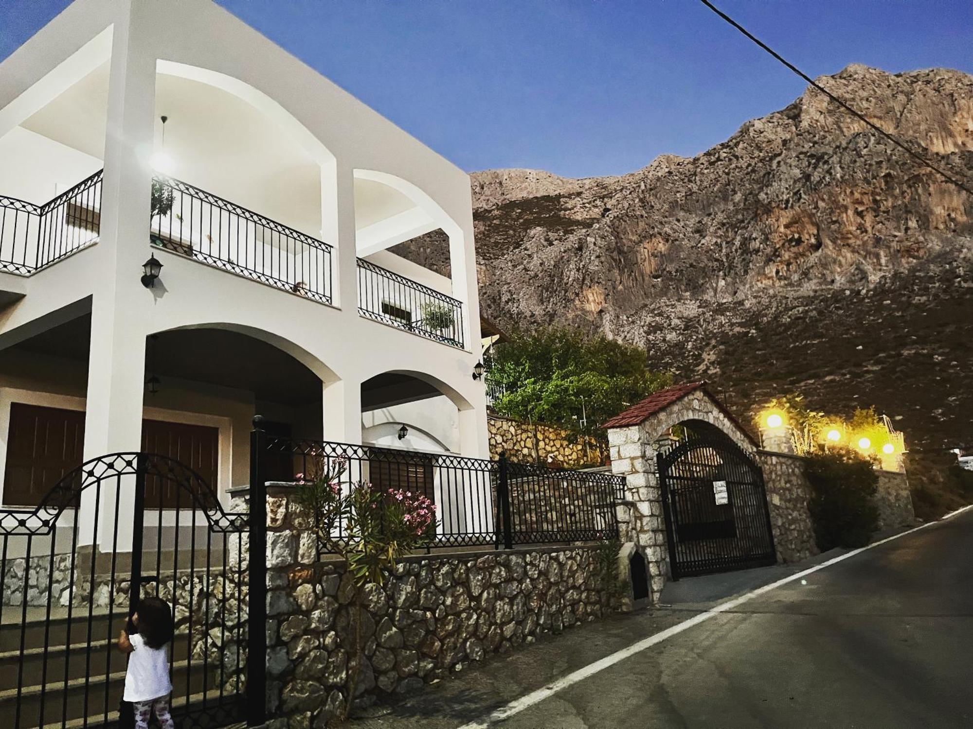 Villa-Skalia / Kalymnos House Eksteriør billede